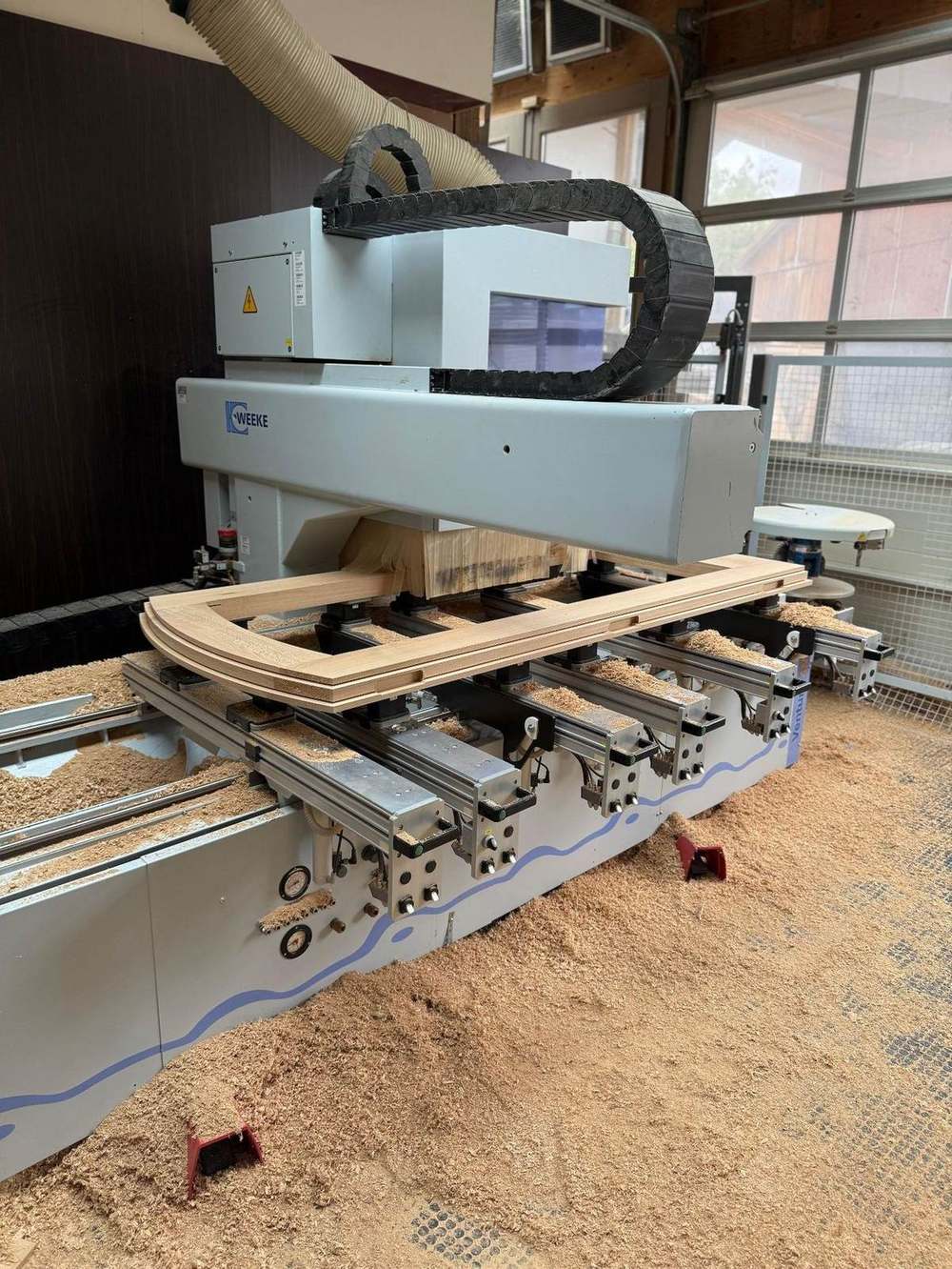 CNC-Bearbeitungszentrum WEEKE in der Werkstatt der Schreinerei Siegert